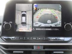 ������鸫�������Ƥ��뤫�Τ褦����֤Ǥ��륢�饦��ɥӥ塼��˥������ָ�����������֤���Ω���ޤ��� 5