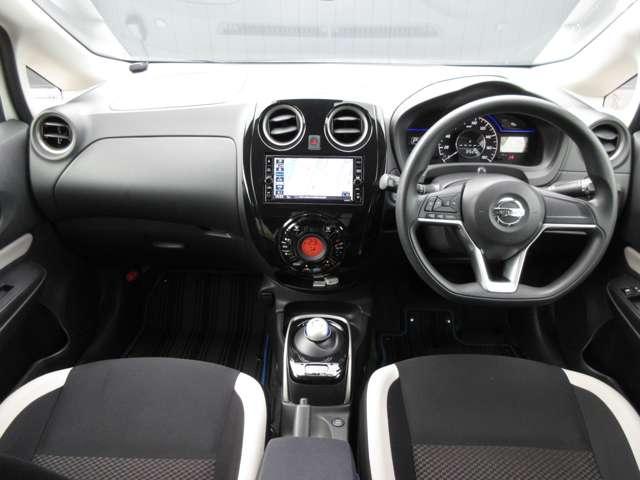 ノート １．２　ｅ－ＰＯＷＥＲ　Ｘ　Ｖセレクション　メモリーナビ（ＭＪ３２０Ｄ－Ｗ）ＴＶ・Ｂｌｕｅｔｏｏｔｈ・ド　アラウンドカメラ　ワンオ－ナ－車　運転席助手席エアバック　エアバッグ　衝突被害軽減装置　ＬＥＤヘッドライト　パワーウインドウ　レーンアシスト　ＥＴＣ　アルミホイール　スマートキー　ドラレコ　Ｂカメラ（4枚目）