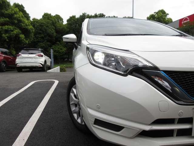 ノート １．２　ｅ－ＰＯＷＥＲ　Ｘ　Ｖセレクション　メモリーナビ（ＭＪ３２０Ｄ－Ｗ）ＴＶ・Ｂｌｕｅｔｏｏｔｈ・ド　アラウンドカメラ　ワンオ－ナ－車　運転席助手席エアバック　エアバッグ　衝突被害軽減装置　ＬＥＤヘッドライト　パワーウインドウ　レーンアシスト　ＥＴＣ　アルミホイール　スマートキー　ドラレコ　Ｂカメラ（9枚目）