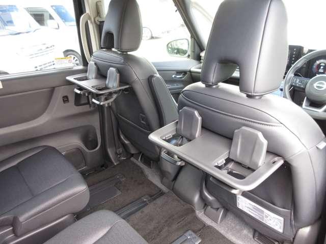 セレナ 1.4 e-4ORCE ハイウェイスターV 4WD メモリーナビ・アラウンドビューモニター・ レーンキープアシスト LED アラウンドモニター フルオートエアコン ETC 4WD 両側パワースライドドア インテリジェントクルーズ 踏み間違い衝突防止(13枚目)