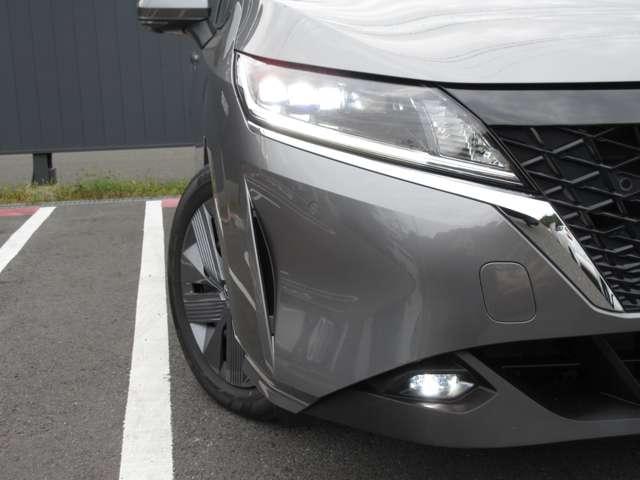 ノート 1.2 X メモリーナビ・TV・Bluetooth・アラウンド リアカメラ 衝突被害軽減ブレ-キ 全方位カメラ ETC付 LEDヘッドライト レーンアシスト インテリジェントキー ワンオーナー ドラレコ 整備記録簿 ワンセグTV TVナビ サイドカメラ キーレス(10枚目)