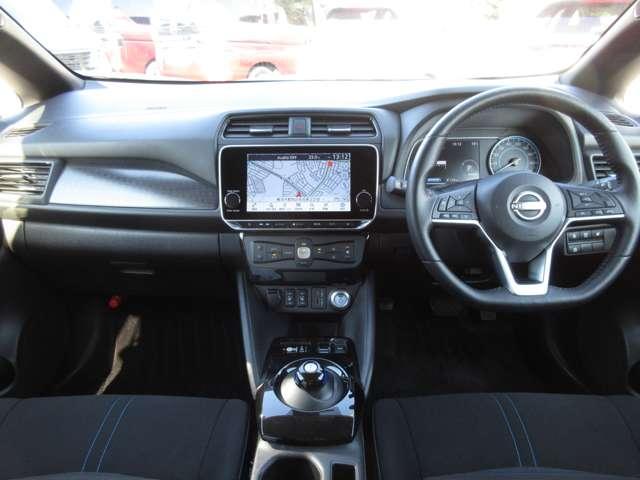 リーフ X メモリーナビ・TV・Bluetooth・アラウンド レーンアシスト LED Bカメラ クルコン メモリーナビ パワーウィンドウ オートエアコン Wエアバッグ AW サイドエアバッグ エアバッグ ワンオーナー ナビTV キーフリー 記録簿 ABS(4枚目)