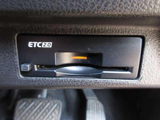 リーフ X メモリーナビ・TV・Bluetooth・アラウンド レーンアシスト LED Bカメラ クルコン メモリーナビ パワーウィンドウ オートエアコン Wエアバッグ AW サイドエアバッグ エアバッグ ワンオーナー ナビTV キーフリー 記録簿 ABS(17枚目)