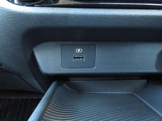 ノート １．２　Ｘ　ナビ（ＭＪ３２０Ｄ－Ｌ）Ｂｌｕｅｔｏｏｔｈ　リアカメラ　衝突被害軽減ブレ－キ　ＥＴＣ付　ＬＥＤヘッドライト　レーンアシスト　インテリジェントキー　ワンオーナー　ドラレコ　整備記録簿　ワンセグＴＶ　ＴＶナビ　サイドカーテンエアバック　メモリーナビ（12枚目）