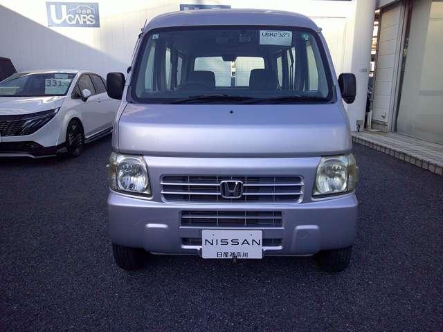 ボディーカラーは、シルバーです。