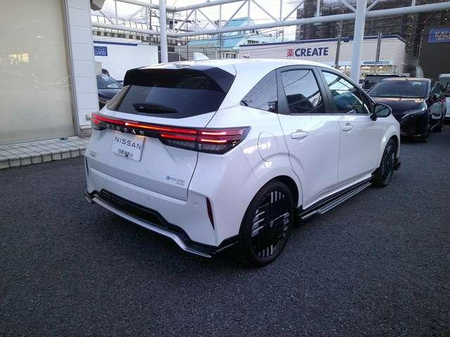 オーラ 1.2 G FOUR レザーエディション 4WD プロパイロット 全周囲カメラ ETC2.0 ワンオ-ナ-車 LKA 試乗車 レザーシート 追従クルコン LEDライト ドライブレコーダー インテリキー 寒冷地仕様 4WD ETC アルミ 記録簿 盗難警報器 キーレスエントリー オートエアコン(3枚目)