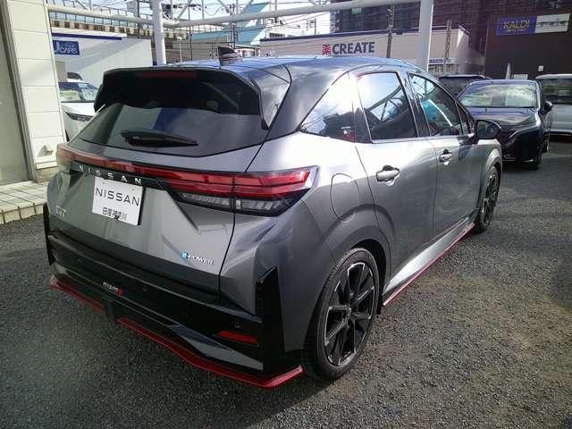 オーラ １．２　ＮＩＳＭＯ　プロパイロット　全周囲カメラ　寒冷地仕様　カーテンエアバッグ　エマブレ　寒冷地　インテリキー　ＥＴＣ　ドラレコ　車線逸脱警報　ワンセグ　キーフリーシステム　ダブルエアバック　定期点検記録簿　アルミホイール　運転席エアバッグ　メモリーナビ（3枚目）