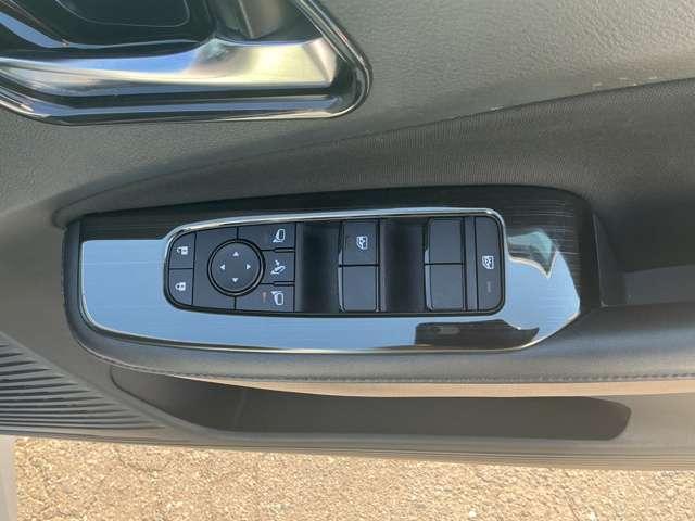 ノート 1.2 X メーカーナビ アラウンドカメラ リアカメラ 衝突被害軽減ブレ-キ 全方位カメラ ETC付 アルミ LEDヘッドライト レーダークルーズ レーンアシスト インテリジェントキー ワンオーナー ドラレコ アイドリングストップ 整備記録簿(11枚目)