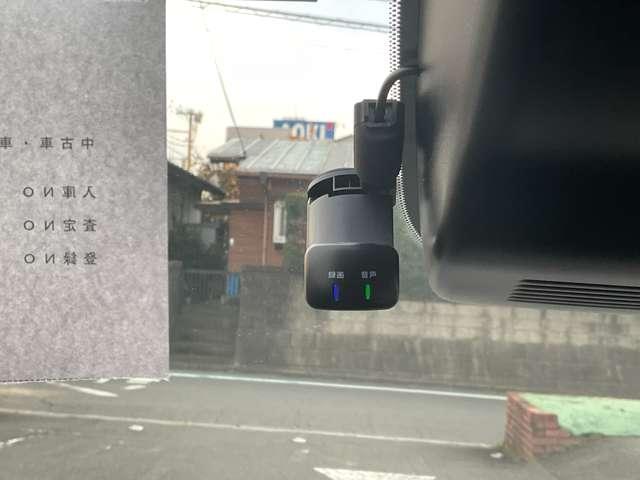 オーラ １．２　Ｇ　レザーエディション　メモリーナビ　アラウンドビューーモニター　ワンオーナ　追突防止　本革　車線逸脱警報装置　ＬＥＤ　ドライブレコーダー　盗難防止　記録簿　バックモニター　ＥＴＣ　インテリジェントキー　メモリーナビゲーション　ＡＷ　キーレスエントリー　ＡＢＳ（10枚目）