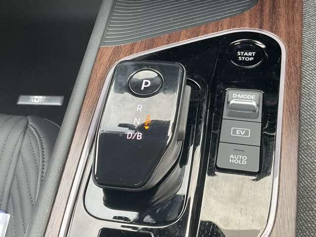 オーラ １．２　Ｇ　レザーエディション　メモリーナビ　アラウンドビューーモニター　ワンオーナ　追突防止　本革　車線逸脱警報装置　ＬＥＤ　ドライブレコーダー　盗難防止　記録簿　バックモニター　ＥＴＣ　インテリジェントキー　メモリーナビゲーション　ＡＷ　キーレスエントリー　ＡＢＳ（12枚目）