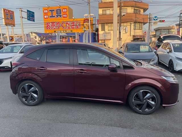 オーラ １．２　Ｇ　レザーエディション　メモリーナビ　アラウンドビューーモニター　ワンオーナ　追突防止　本革　車線逸脱警報装置　ＬＥＤ　ドライブレコーダー　盗難防止　記録簿　バックモニター　ＥＴＣ　インテリジェントキー　メモリーナビゲーション　ＡＷ　キーレスエントリー　ＡＢＳ（18枚目）