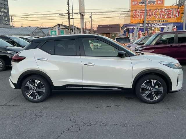 キックス 1.2 X FOUR (e-POWER) 4WD MM323D-L アラウンドカメラ ナビTV LEDライト 踏み間違い防止 アラウンドビュ- 試乗車UP ETC 盗難防止システム 車線逸脱警報 インテリキー バックモニター ワンオーナー オートエアコン 4WD アルミホイール(17枚目)