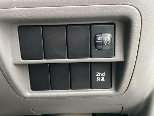 NV100クリッパーバン 660 DX ハイルーフ 5AGS車 メモリーナビ バックカメラ 前後ドラレコ カーナビ バックモニタ- 助手席エアバック キーレスキー ドラレコ メモリーナビ ワンオーナー パワステ付き 運転席エアバック エアコン 整備記録簿 ABS付き(7枚目)