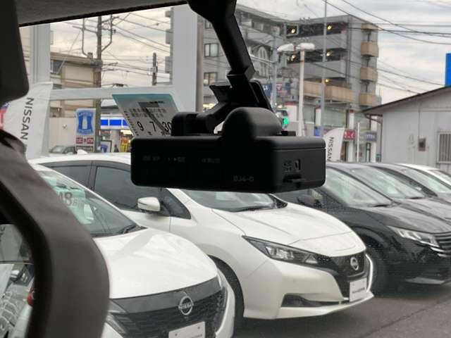 NV100クリッパーバン 660 DX ハイルーフ 5AGS車 メモリーナビ バックカメラ 前後ドラレコ カーナビ バックモニタ- 助手席エアバック キーレスキー ドラレコ メモリーナビ ワンオーナー パワステ付き 運転席エアバック エアコン 整備記録簿 ABS付き(8枚目)