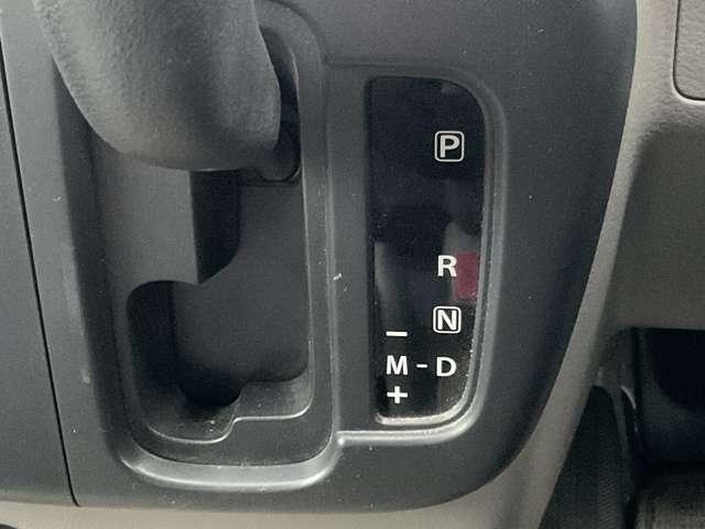 NV100クリッパーバン 660 DX ハイルーフ 5AGS車 メモリーナビ バックカメラ 前後ドラレコ カーナビ バックモニタ- 助手席エアバック キーレスキー ドラレコ メモリーナビ ワンオーナー パワステ付き 運転席エアバック エアコン 整備記録簿 ABS付き(12枚目)