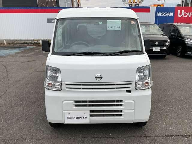 NV100クリッパーバン 660 DX ハイルーフ 5AGS車 メモリーナビ バックカメラ 前後ドラレコ カーナビ バックモニタ- 助手席エアバック キーレスキー ドラレコ メモリーナビ ワンオーナー パワステ付き 運転席エアバック エアコン 整備記録簿 ABS付き(15枚目)