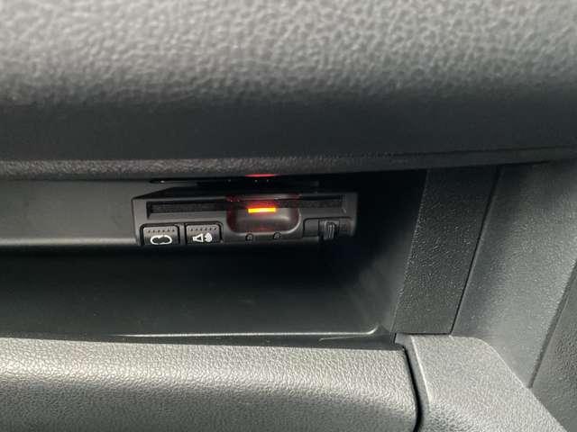 マーチ 1.2 S メモリーナビ 前方ドラレコ 1セグTV メンテナンスノート 1オーナ- 運転席助手席エアバック キーレス ETC ドラレコ ナビTV パワーウインド メモリーナビゲーション オートエアコン PS 運転席エアバッグ ABS(7枚目)