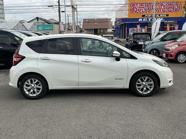 ノート １．２　ｅ－ＰＯＷＥＲ　Ｘ　ケンウッドナビ　記録簿付　運転席助手席エアバック　レーンキープ　ＡＵＴＯエアコン　１オーナー　ナビＴＶ　ＡＷ　運転席エアバッグ　キーレスエントリー　ドラレコ　パワーウィンドウ　パワステ　メモリーナビ　ＡＢＳ　ワンセグ（13枚目）