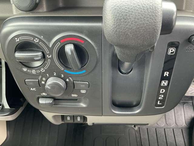 ＮＶ１００クリッパーバン ６６０　ＤＸ　ＧＬパッケージ　ハイルーフ　ルーフキャリア　ＭＪ１２３Ｄ－Ａ　バックカメラ　エマージェンシーＢ　パワーウィンド　Ｂモニタ　ＥＴＣ付き　メンテナンスノート　キーレスエントリー　エアコン　ダブルエアバッグ　ワンセグ　ワンオーナー　パワーステアリング　メモリーナビ　ナビＴＶ　ＡＢＳ（16枚目）