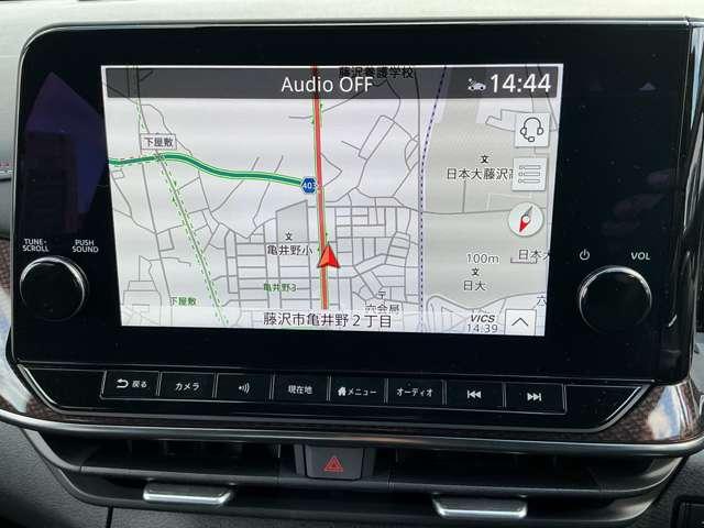 オーラ １．２　ＮＩＳＭＯ　日産純正コネクトカーナビ　カーテンエアバッグ　エマブレ　インテリキー　ＥＴＣ　ドラレコ　車線逸脱警報　ワンセグ　キーフリーシステム　ダブルエアバック　定期点検記録簿　アルミホイール　運転席エアバッグ　メモリーナビ　試乗車（3枚目）