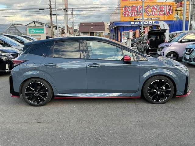 オーラ １．２　ＮＩＳＭＯ　日産純正コネクトカーナビ　カーテンエアバッグ　エマブレ　インテリキー　ＥＴＣ　ドラレコ　車線逸脱警報　ワンセグ　キーフリーシステム　ダブルエアバック　定期点検記録簿　アルミホイール　運転席エアバッグ　メモリーナビ　試乗車（20枚目）