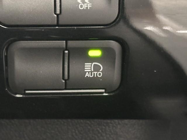 プリウス ＳセーフティプラスＩＩ　ブラインドスポットモニター　３カメラドライブレコーダー　ＥＴＣ２．０　ＵＳＢ（14枚目）