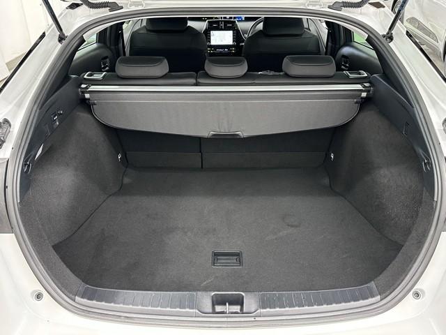 プリウス ＳセーフティプラスＩＩ　ブラインドスポットモニター　３カメラドライブレコーダー　ＥＴＣ２．０　ＵＳＢ（18枚目）