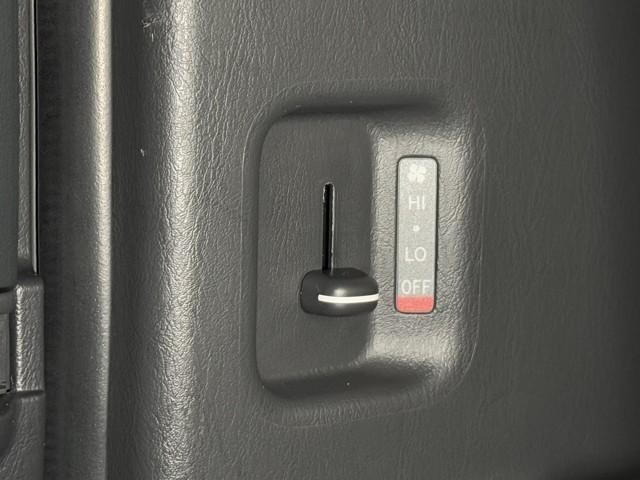 ハイエースバン スーパーＧＬ　ダークプライムＩＩ　ＬＥＤヘットライト　メモリーナビゲーション　ミュージックプレイヤー接続可　地デジ　スマキー　ＡＢＳ　フルフラット　盗難警報装置　運転席エアバッグ　リアクーラー　オートエアコン　パワーウインドウ　記録簿（11枚目）