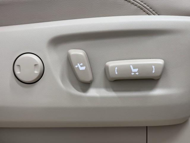 ランドクルーザープラド TZ-G 横滑り防止装置 ナビ&TV LEDライト オートクルーズコントロール ミュージックプレイヤー接続可 パワーウィンドウ 電動シート アルミホイール 3列シート メモリーナビ 4WD エアバッグ ETC(16枚目)