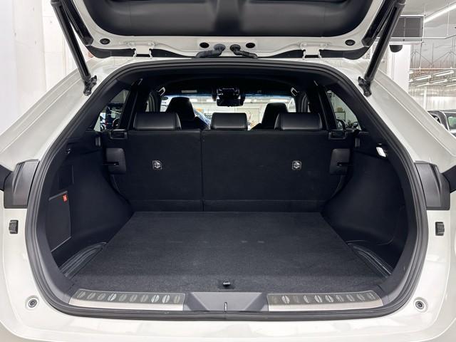 ハリアーハイブリッド Ｚ　地上デジタル　衝突被害軽減　サイドエアバッグ　ＬＥＤランプ　Ｂモニタ　クルコン　ナビＴＶ　１オーナー　アイドリングストップ　横滑り防止装置　スマートキー　盗難防止システム　ＡＢＳ　アルミ　ＥＴＣ付（18枚目）