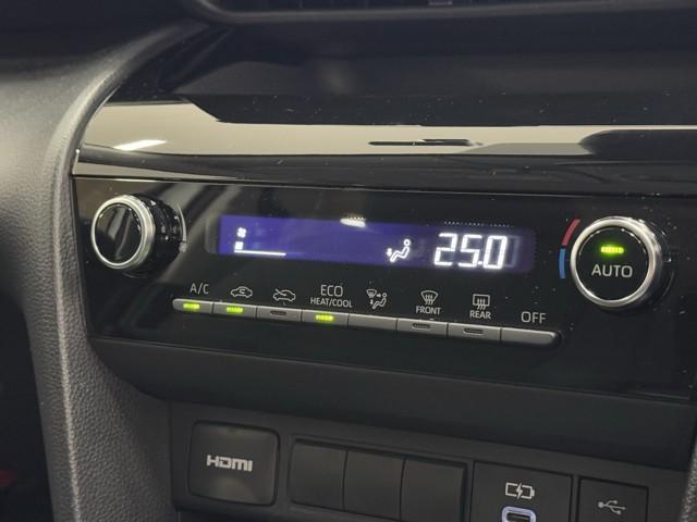 ヤリスクロス G ETC装備 リヤカメラ 点検記録簿 スマートエントリー イモビライザー オートエアコン アルミホイール キーレス パワーウィンドウ クルコン ABS ドライブレコーダー エアバッグ パワーステアリング(8枚目)