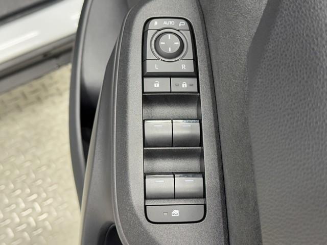 ヤリスクロス G ETC装備 リヤカメラ 点検記録簿 スマートエントリー イモビライザー オートエアコン アルミホイール キーレス パワーウィンドウ クルコン ABS ドライブレコーダー エアバッグ パワーステアリング(10枚目)