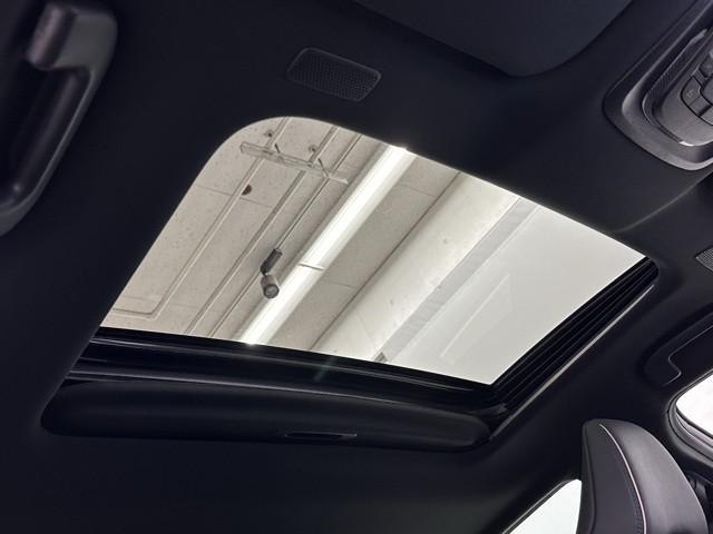 クラウンクロスオーバー RSアドバンスド 衝突回避 サンル-フ オートクルーズコントロール 横滑り防止 フルセグTV パワーシート レザーシート LED アルミホイール AC100V スマートキー ナビ&TV ABS フルオートエアコン(14枚目)