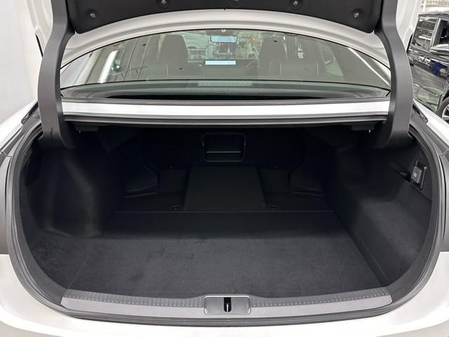 クラウンクロスオーバー RSアドバンスド 衝突回避 サンル-フ オートクルーズコントロール 横滑り防止 フルセグTV パワーシート レザーシート LED アルミホイール AC100V スマートキー ナビ&TV ABS フルオートエアコン(18枚目)