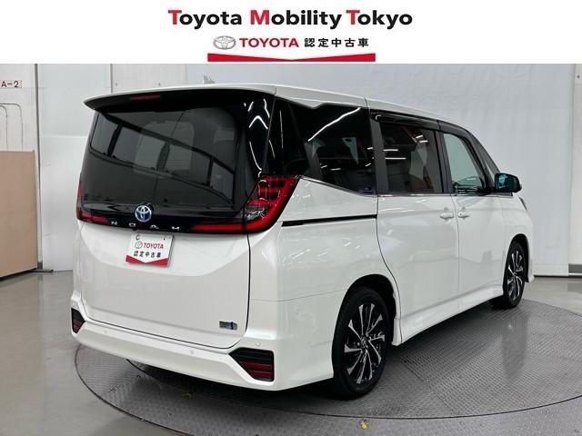 ノア ハイブリッドS-Z 横滑り防止機能 エアバッグ アイドリングストップ オートクルーズコントロール 地デジ 両側自動ドア ダブルエアコン スマートエントリー LEDランプ バックモニター メモリナビ 3列シート ETC付き(2枚目)