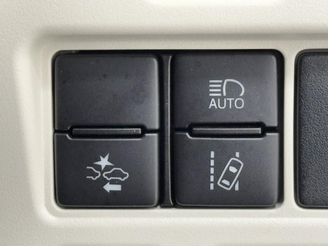 ノア ハイブリッドG Rカメラ スマートキー&プッシュスタート LEDへッドライト 地デジ イモビライザー 記録簿有 Wエアコン パワーウインドウ アルミ クルコン エアバッグ 横滑り防止 DVD再生機能 フルフラット(11枚目)