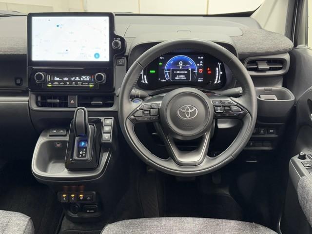 シエンタ ハイブリッドＺ　ＴＳＳ　エアバック　アルミ　キーレスエントリー　ナビＴＶ　イモビライザー　整備記録簿　バックモニター　ＬＥＤヘッドライト　ＥＴＣ車載器　横滑り防止　スマートキー　オートエアコン　サイドエアバッグ（4枚目）