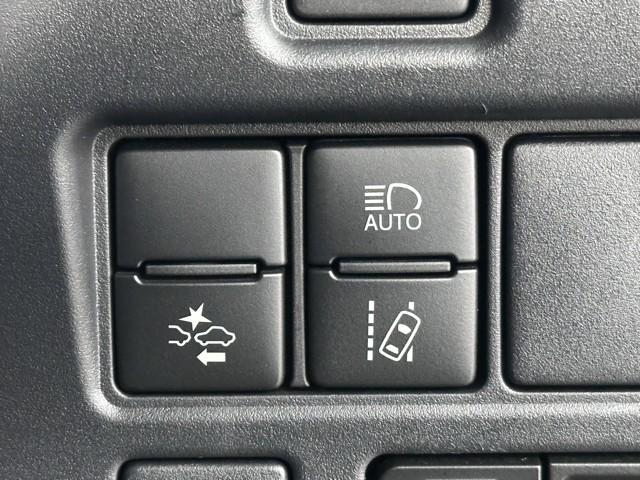 ヴォクシー ＺＳ　煌　地上デジタル　ＴＳＳ　両側パワードア　アイドリングストップ車　パワーウィンド　横滑防止　整備記録簿　ＤＶＤ可　フルフラットシート　盗難防止装置　スマートエントリー　Ｂカメラ　ＡＵＸ　ＬＥＤヘッドライト（11枚目）