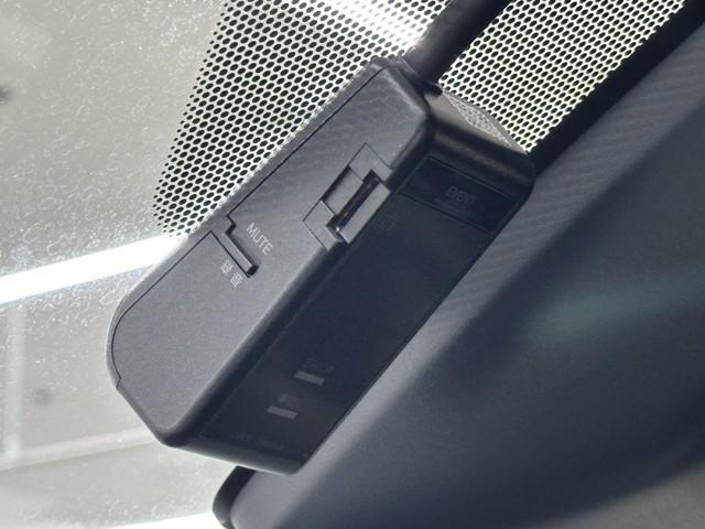 ヴォクシー ＺＳ　煌　地上デジタル　ＴＳＳ　両側パワードア　アイドリングストップ車　パワーウィンド　横滑防止　整備記録簿　ＤＶＤ可　フルフラットシート　盗難防止装置　スマートエントリー　Ｂカメラ　ＡＵＸ　ＬＥＤヘッドライト（12枚目）