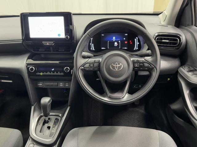 ヤリスクロス Ｇ　ＥＴＣ装備　リヤカメラ　点検記録簿　スマートエントリー　イモビライザー　オートエアコン　アルミホイール　キーレス　パワーウィンドウ　クルコン　ＡＢＳ　ドライブレコーダー　エアバッグ　パワーステアリング（4枚目）