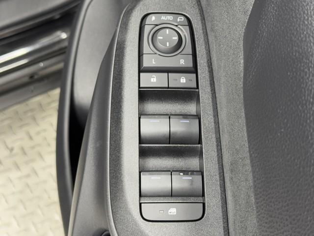 ヤリスクロス Ｇ　ＥＴＣ装備　リヤカメラ　点検記録簿　スマートエントリー　イモビライザー　オートエアコン　アルミホイール　キーレス　パワーウィンドウ　クルコン　ＡＢＳ　ドライブレコーダー　エアバッグ　パワーステアリング（10枚目）