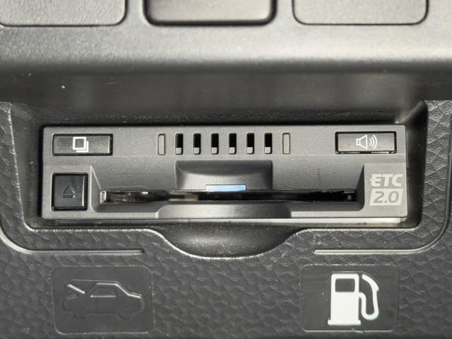 タンク カスタムG-T スマキ- アルミホイル 踏み間違い防止装置 両側電動ドア LEDヘッドライト 1セグ クルコン リアカメラ 横滑り防止装置 ETC キーレス ドライブレコーダー TVナビ オートエアコン エアバッグ(9枚目)