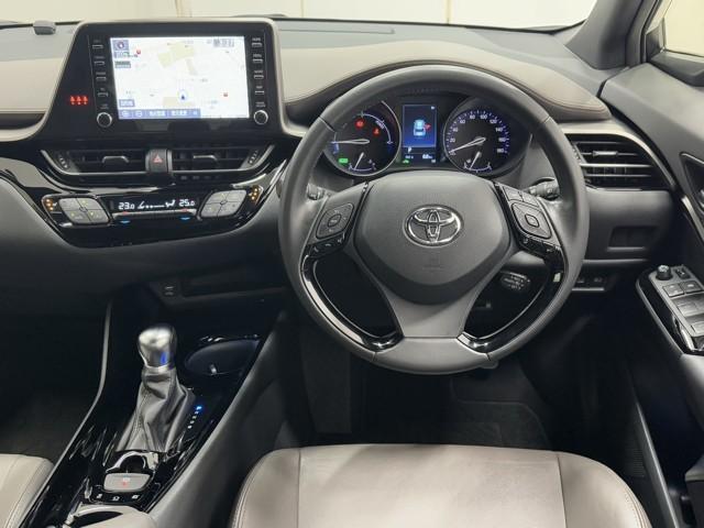 C-HR G ドライブレコーダー付 衝突軽減 ESC 100V電源 キーレスエントリー Iストップ LEDライト Bカメ 盗難防止システム 半革シート オートクルーズコントロール 整備記録簿 スマートキー ナビ付(4枚目)