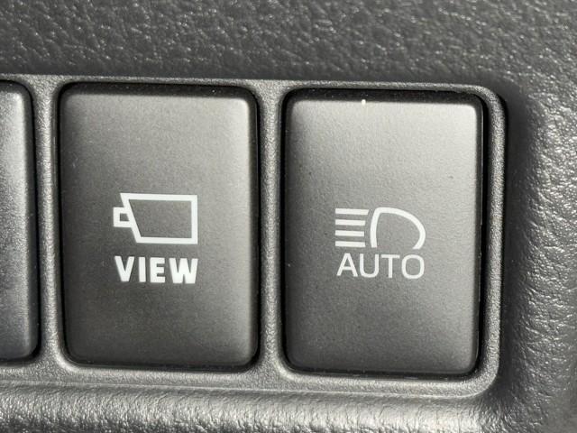 C-HR G ドライブレコーダー付 衝突軽減 ESC 100V電源 キーレスエントリー Iストップ LEDライト Bカメ 盗難防止システム 半革シート オートクルーズコントロール 整備記録簿 スマートキー ナビ付(12枚目)