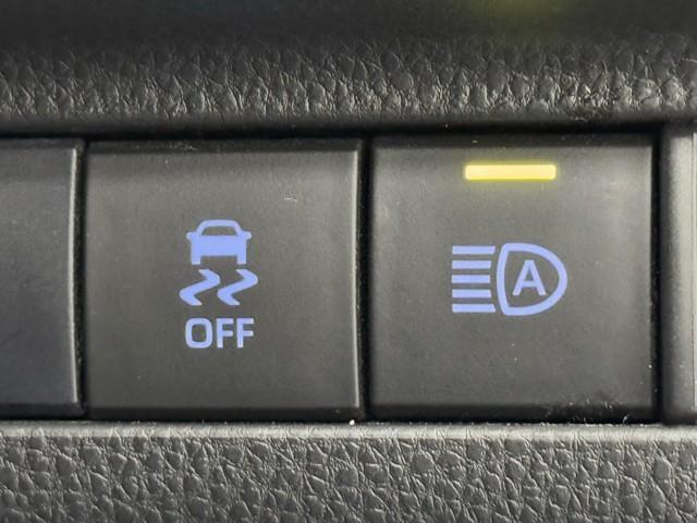 ハリアーハイブリッド Ｚ　地上デジタル　衝突被害軽減　サイドエアバッグ　ＬＥＤランプ　Ｂモニタ　クルコン　ナビＴＶ　１オーナー　アイドリングストップ　横滑り防止装置　スマートキー　盗難防止システム　ＡＢＳ　アルミ　ＥＴＣ付（12枚目）