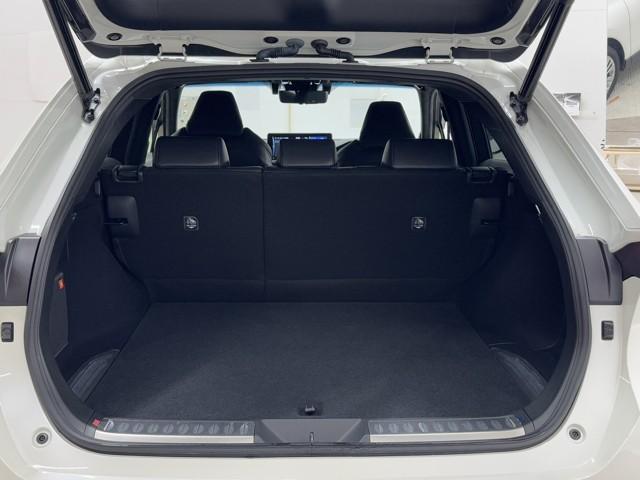 ハリアーハイブリッド Ｚ　地上デジタル　衝突被害軽減　サイドエアバッグ　ＬＥＤランプ　Ｂモニタ　クルコン　ナビＴＶ　１オーナー　アイドリングストップ　横滑り防止装置　スマートキー　盗難防止システム　ＡＢＳ　アルミ　ＥＴＣ付（16枚目）