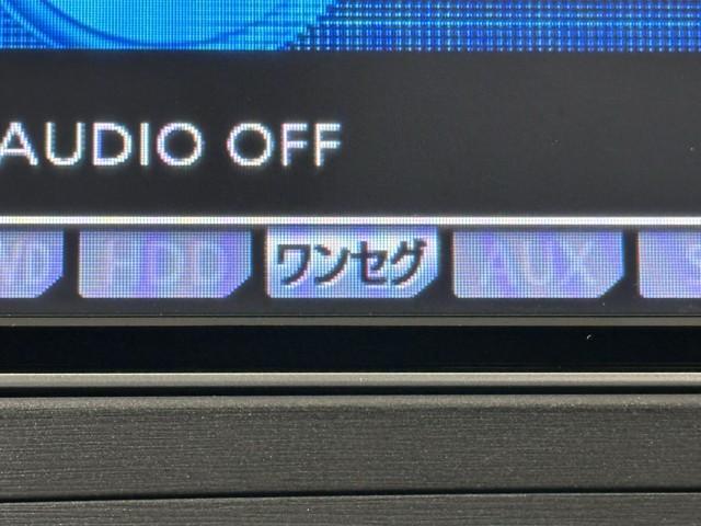 プリウス Ｓ　アイドリングストップ搭載　Ｂモニタ－　インテリキー　ＨＤＤナビゲーション　デュアルエアバック　エアＢ　イモビライザー　ドライブレコ－ダ－　ＤＶＤ再生可能　ナビＴＶ　ＡＵＴＯエアコン　横スベリ防止（7枚目）