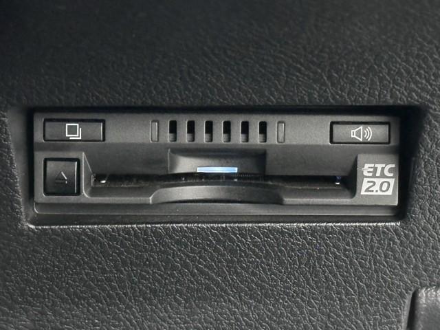 カローラフィールダー ハイブリッド　ＥＸ　衝突軽減　スマートキー＆プッシュスタート　サイドエアバック　Ｂモニター　ドラレコ　アイドリングストップ　ワンセグ　オートエアコン　横滑り防止装置　ナビＴＶ　ＥＴＣ　キーレス　メモリーナビ　記録簿（8枚目）