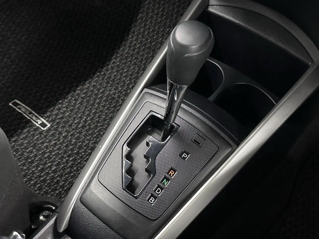 カローラフィールダー ハイブリッド　ＥＸ　衝突軽減　スマートキー＆プッシュスタート　サイドエアバック　Ｂモニター　ドラレコ　アイドリングストップ　ワンセグ　オートエアコン　横滑り防止装置　ナビＴＶ　ＥＴＣ　キーレス　メモリーナビ　記録簿（11枚目）