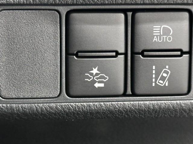 カローラフィールダー ハイブリッド　ＥＸ　衝突軽減　スマートキー＆プッシュスタート　サイドエアバック　Ｂモニター　ドラレコ　アイドリングストップ　ワンセグ　オートエアコン　横滑り防止装置　ナビＴＶ　ＥＴＣ　キーレス　メモリーナビ　記録簿（12枚目）